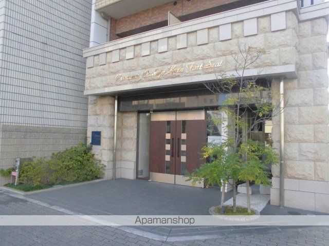 プレサンス大阪城公園ファーストシートの玄関写真
