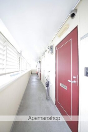 フラワープレイス[1R/20m2]のエントランス