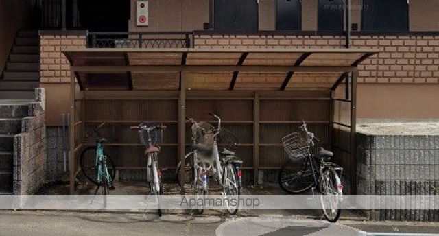 メゾン庄名の玄関写真