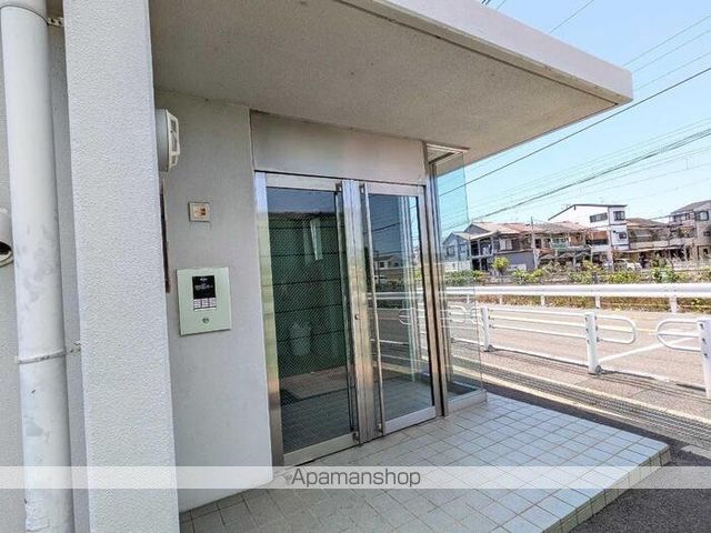 龍の樹マンションの玄関写真