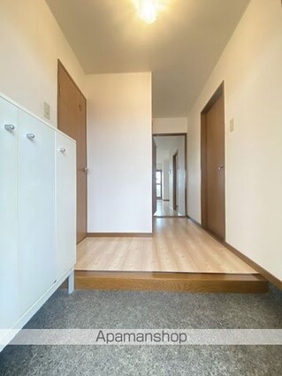 和歌山県和歌山市松ケ丘１丁目[3LDK/59.66m2]の玄関