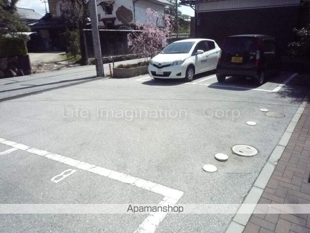 ベル・グラース　ソレイユ[1K/30.96m2]の駐車場