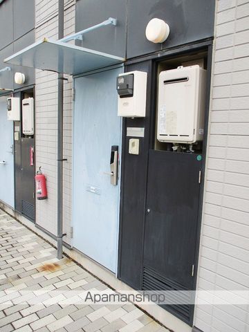 レオパレスカメリアの玄関写真