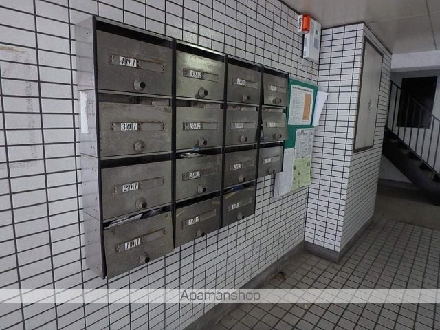 ホワイトハウス室見の玄関写真