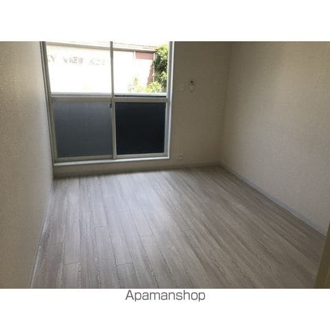 スリーパインズの内装写真