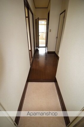 コア二見[3K/45.35m2]の玄関