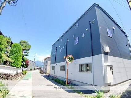シンフォニック・ガレージ[1LDK/40.2m2]の外観4