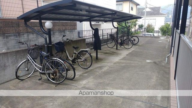 レオパレス美勝園の玄関写真