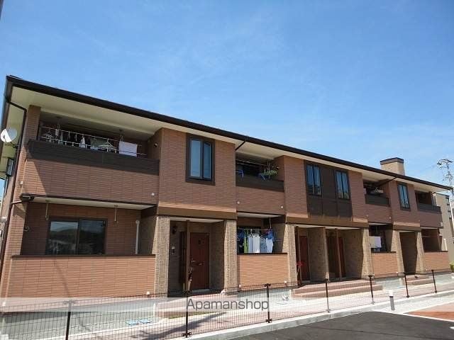 セレブリティ Bの外観写真