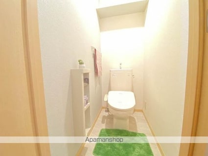 ロイヤルフェルティ　Ａ・Ｂ・Ｃ・Ｄ・Ｅ[2LDK/57.07m2]のトイレ