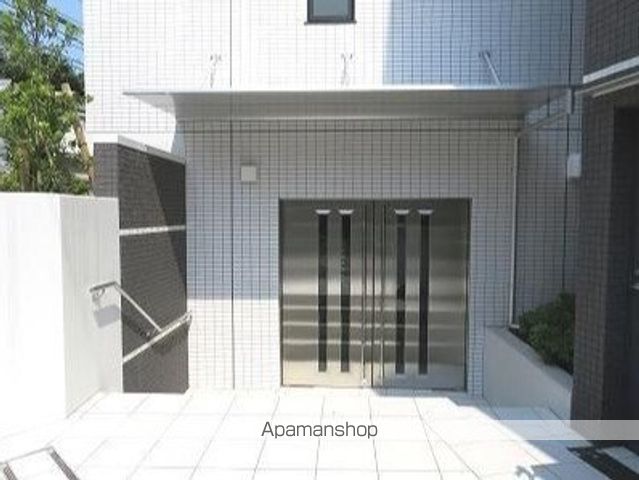 シェル上池台の玄関写真