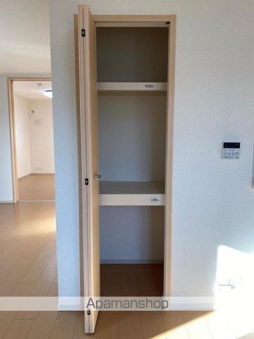 フェリーチェN IIの内装写真