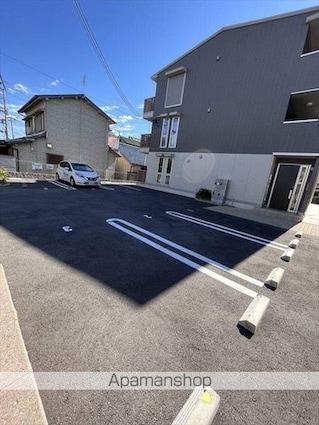 和歌山県和歌山市黒田[1LDK/41.67m2]の駐車場2