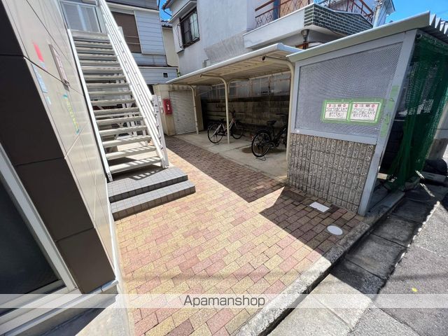 カラコレスの玄関写真