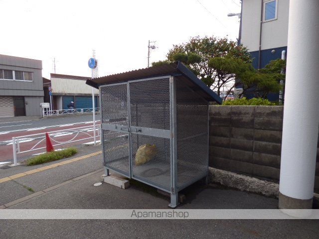 コーポクイーンメルセデスの外観写真