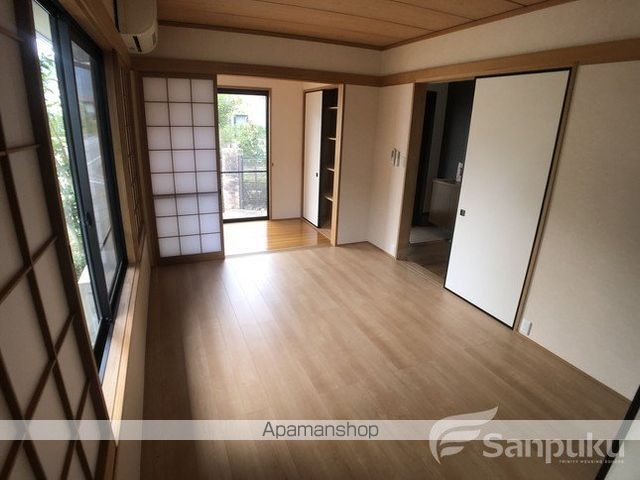 松山市 2階建 築33年の内装写真