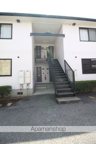 ファミールパレス B棟の玄関写真