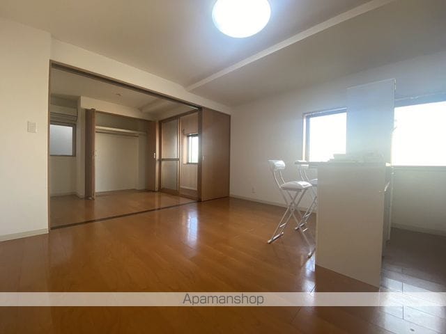 クリスタル勝山の内装写真