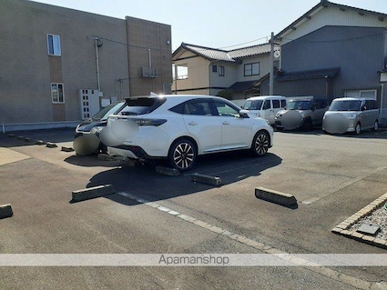 フォレスタ　デ　フィオーレ[1R/36.28m2]の駐車場