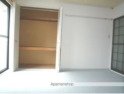 メゾン・ド・アルテミシアＣ棟[3DK/60.33m2]の収納2