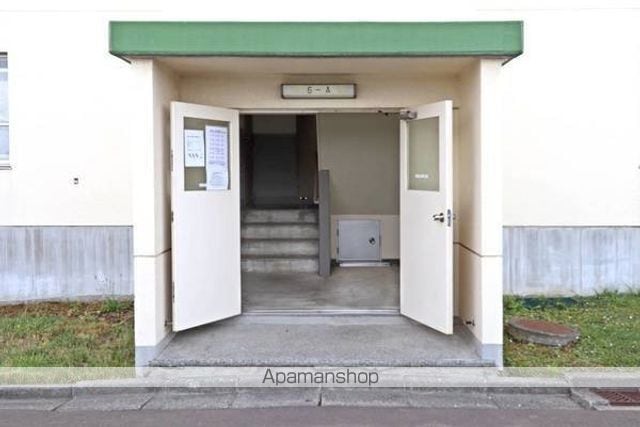 ビレッジハウス新川3号棟の玄関写真