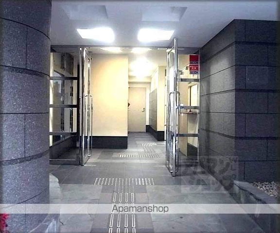 エスリード四条河原町の玄関写真