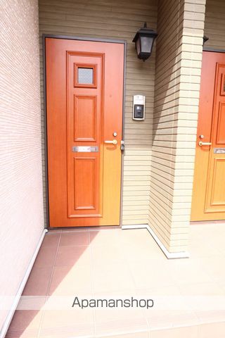 コーポロマンDの玄関写真
