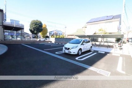 ボンヌーベル・Ｍ[1K/34.01m2]の駐車場1