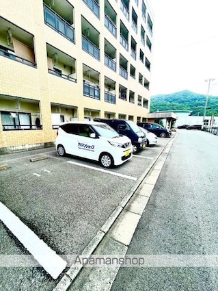 和歌山県和歌山市紀三井寺[2LDK/66.81m2]の駐車場