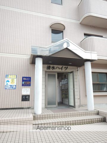 清水ハイツの玄関写真