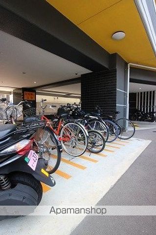 【福岡市博多区堅粕のマンションの写真】