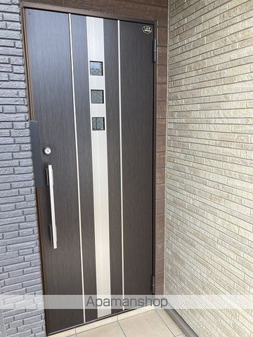 カリメーラ IIの玄関写真