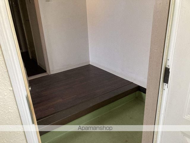 洋向台ハイツの内装写真