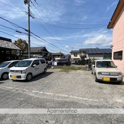 滋賀県彦根市鳥居本町[2LDK/62.8m2]の駐車場3