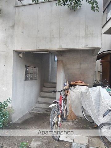 榎田ビルの玄関写真