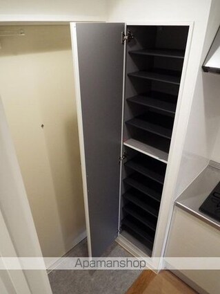 Ｇｒａｎｄ　Ａｖｅｎｕｅ　西桜[1K/27.2m2]の玄関