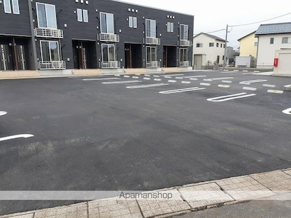 ステイズ[2LDK/55.5m2]の駐車場