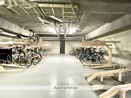 レジディア市谷薬王寺[1K/19.67m2]の駐車場2