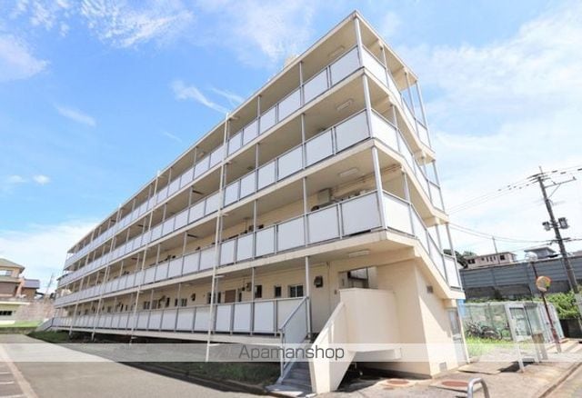 ビレッジハウス宗像5号棟の玄関写真