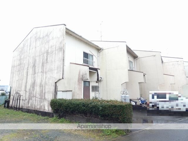 東三方テラスハウス 北棟の外観写真