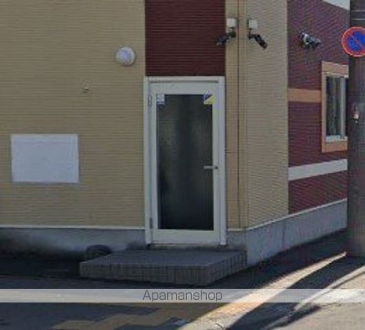 レオネクスト厚別中央の玄関写真