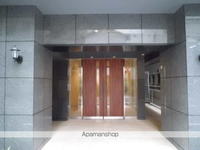 ラキャリラット日本橋の玄関写真
