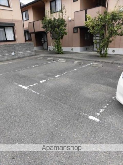 和歌山県海南市岡田[1LDK/48.79m2]の駐車場