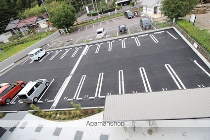 グレンディール[1LDK/45.15m2]の駐車場2