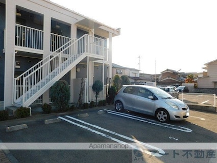 ジェルメ・メジェール山越[1K/26.11m2]の駐車場2