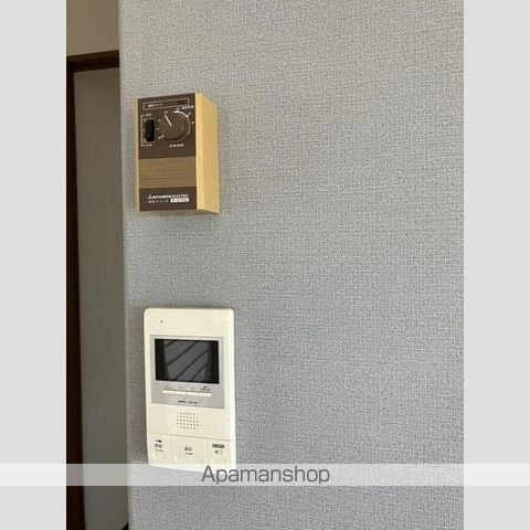 エメラルドグリーン中の島の内装写真