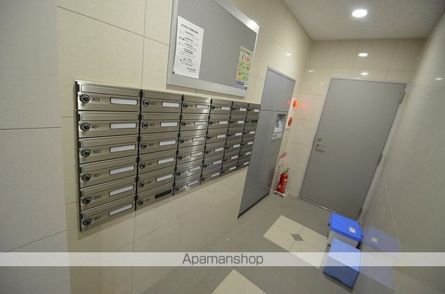 グランドゥール荒田の玄関写真