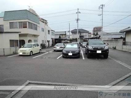 フォブール竹原[2LDK/61.69m2]の駐車場2