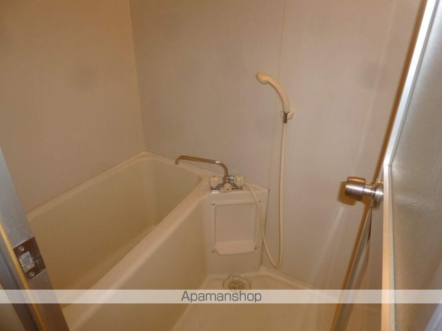 サープラスワン前西の内装写真