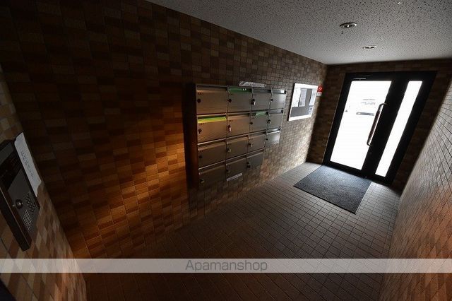 フラット南平岸の玄関写真